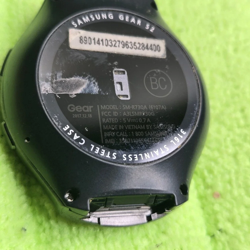 Samsung Gear S2 SM-R730A Dark Gray Smartwatch Black Rubber Bands Replacement